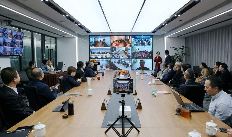 明日控股召開(kāi)2021年度表彰大會(huì)