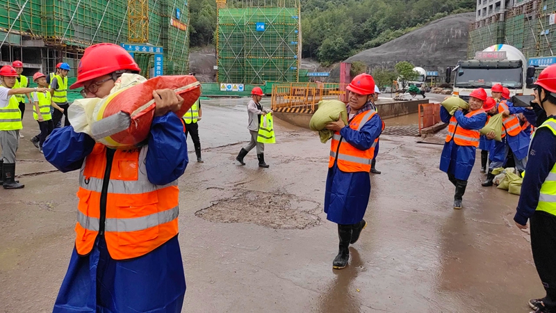 浙農實業(yè)橫店項目組織防汛防臺演練